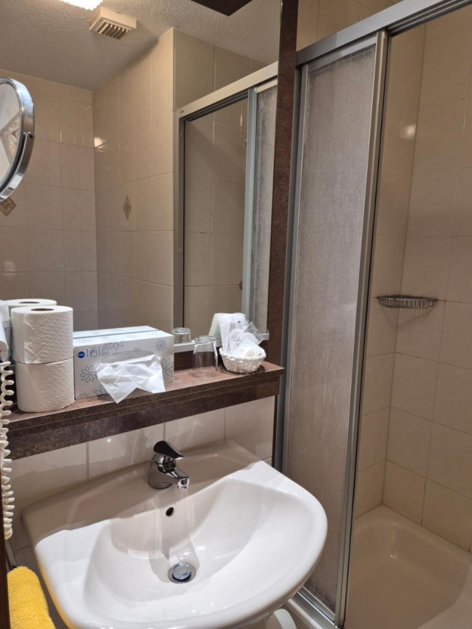 Hotel Zur Waage 바트 뮌스터아이펠 외부 사진