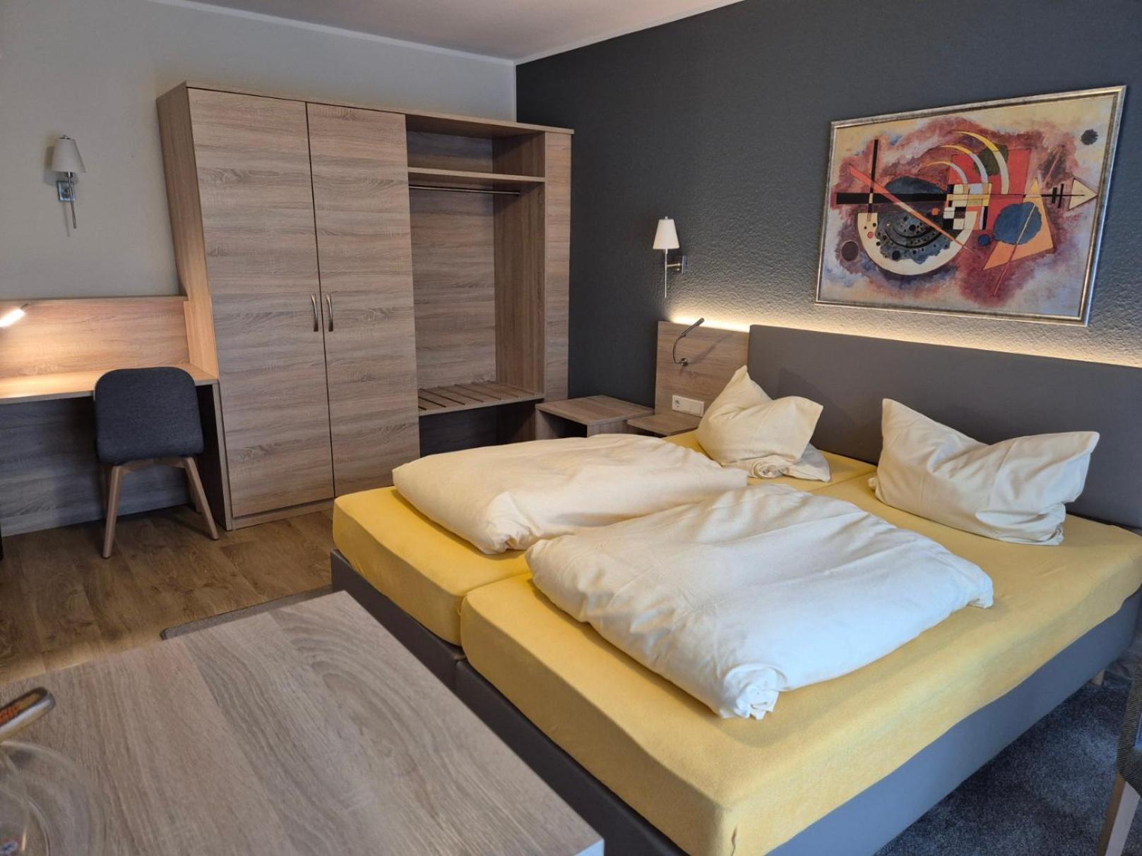 Hotel Zur Waage 바트 뮌스터아이펠 외부 사진