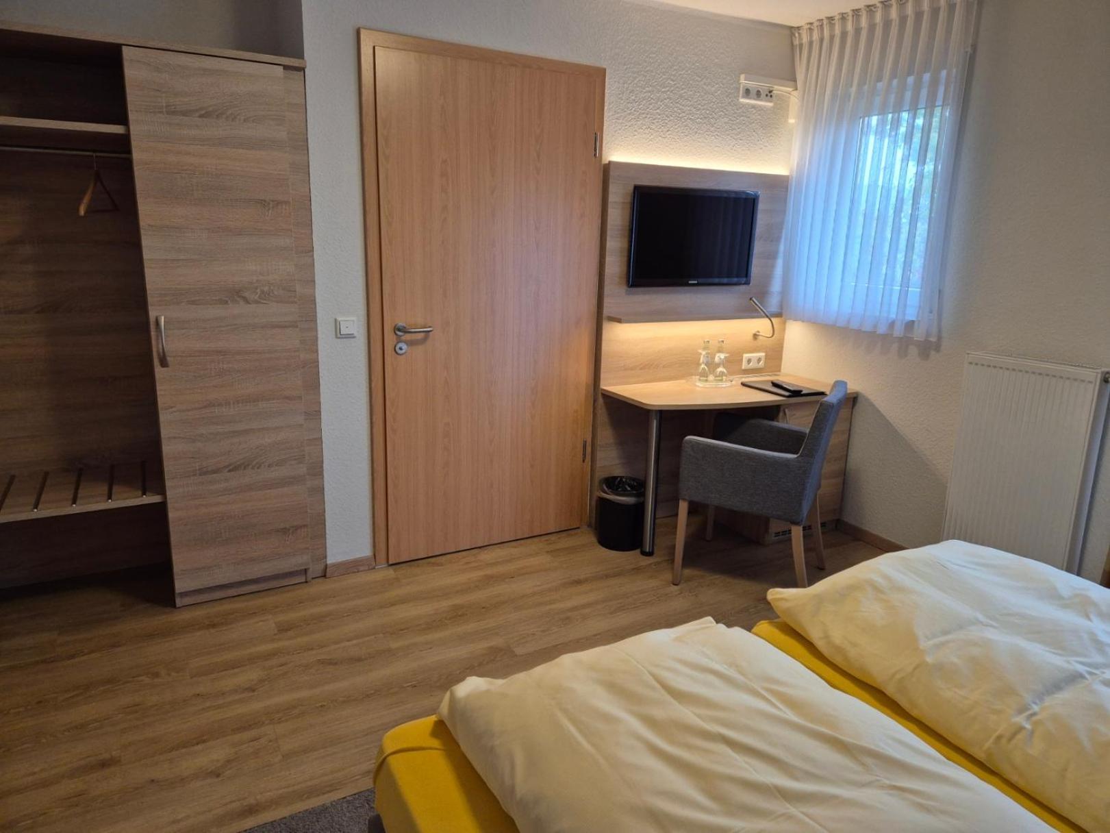 Hotel Zur Waage 바트 뮌스터아이펠 외부 사진