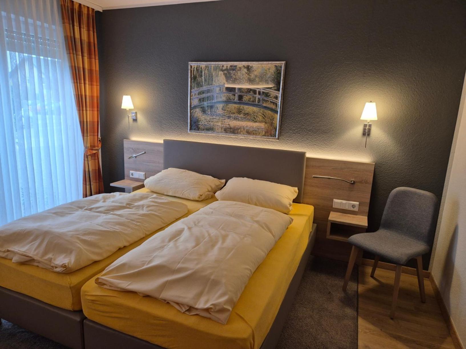 Hotel Zur Waage 바트 뮌스터아이펠 외부 사진