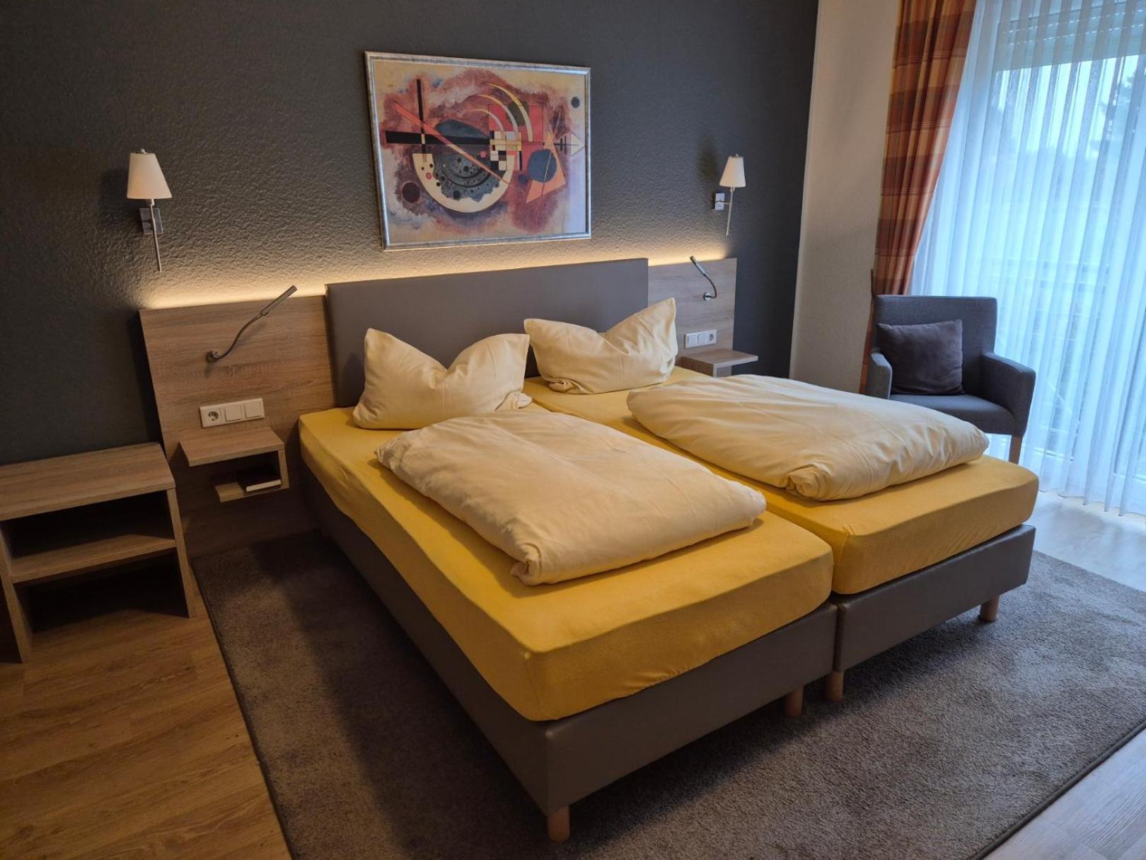 Hotel Zur Waage 바트 뮌스터아이펠 외부 사진