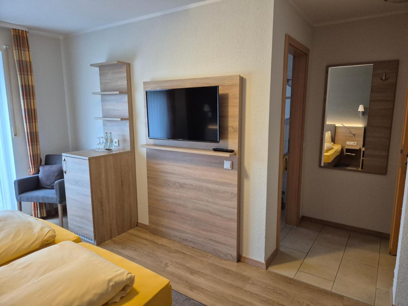 Hotel Zur Waage 바트 뮌스터아이펠 외부 사진