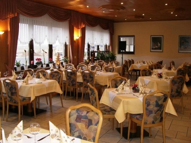 Hotel Zur Waage 바트 뮌스터아이펠 외부 사진