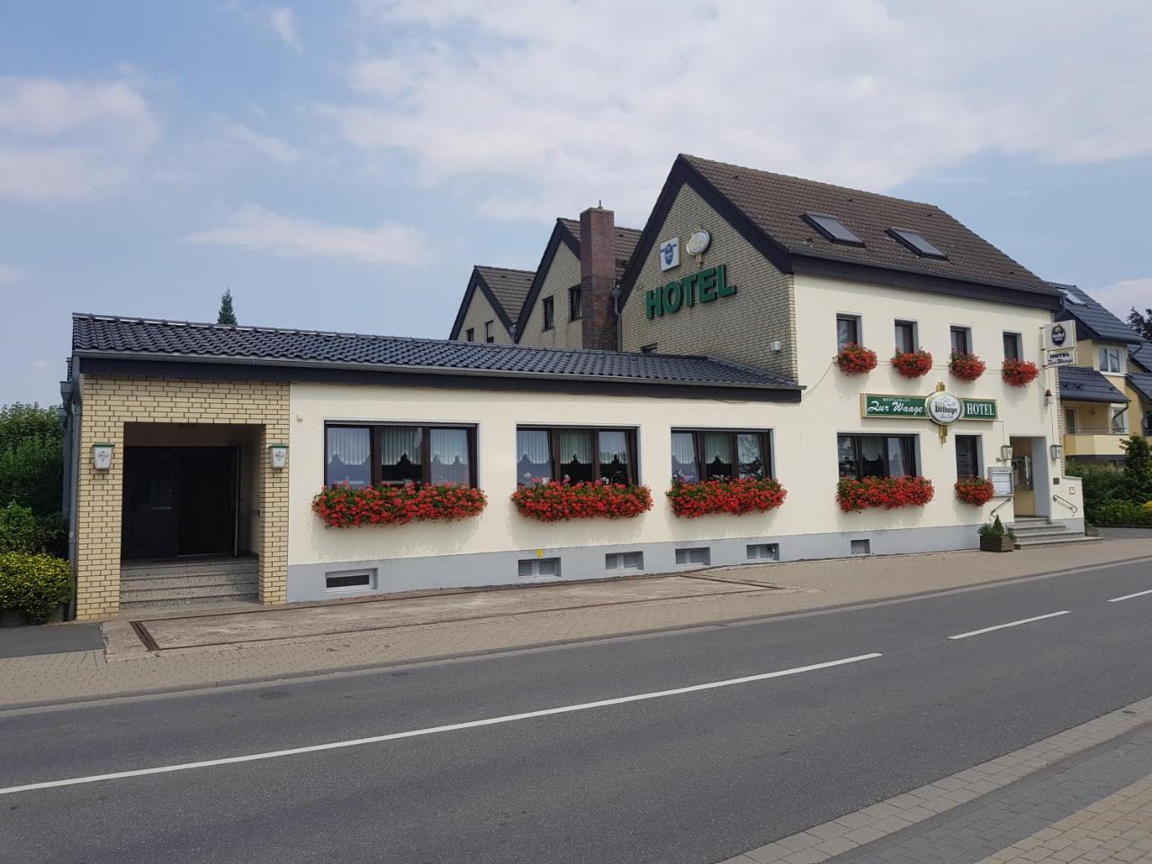 Hotel Zur Waage 바트 뮌스터아이펠 외부 사진